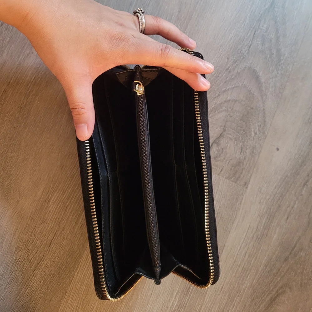 MK Wallet - Picture 3 of 3